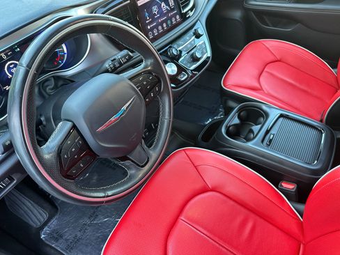 Used 2020 Chrysler Pacifica Limited w/ Quick Oder Package 2EV RED-S image 10