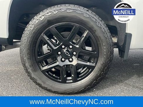 Used 2025 Chevrolet Silverado 1500 Custom w/ Turbomax Blackout Package image 10