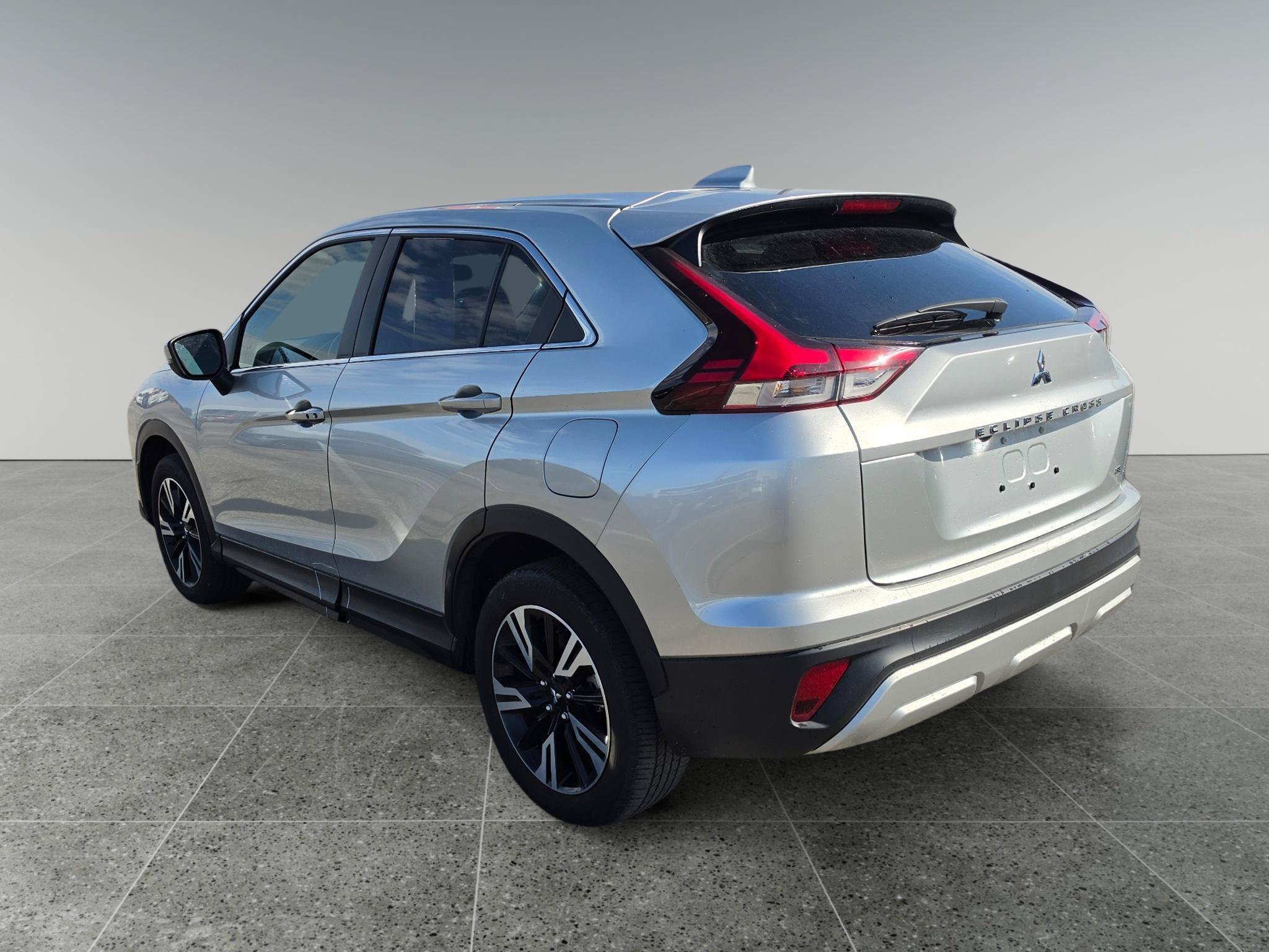 Used 2025 Mitsubishi Eclipse Cross SE AWD/4WD image 4