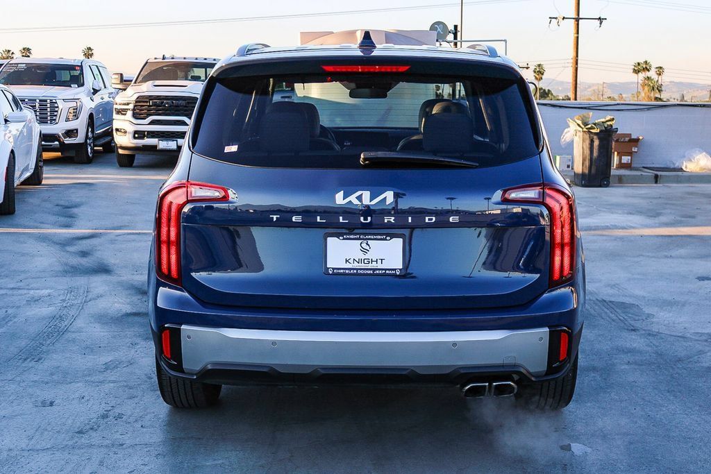 Used 2025 Kia Telluride S FWD image 8