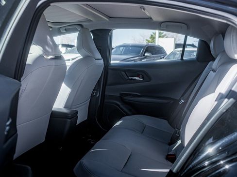 Used 2024 Toyota Prius XLE image 32