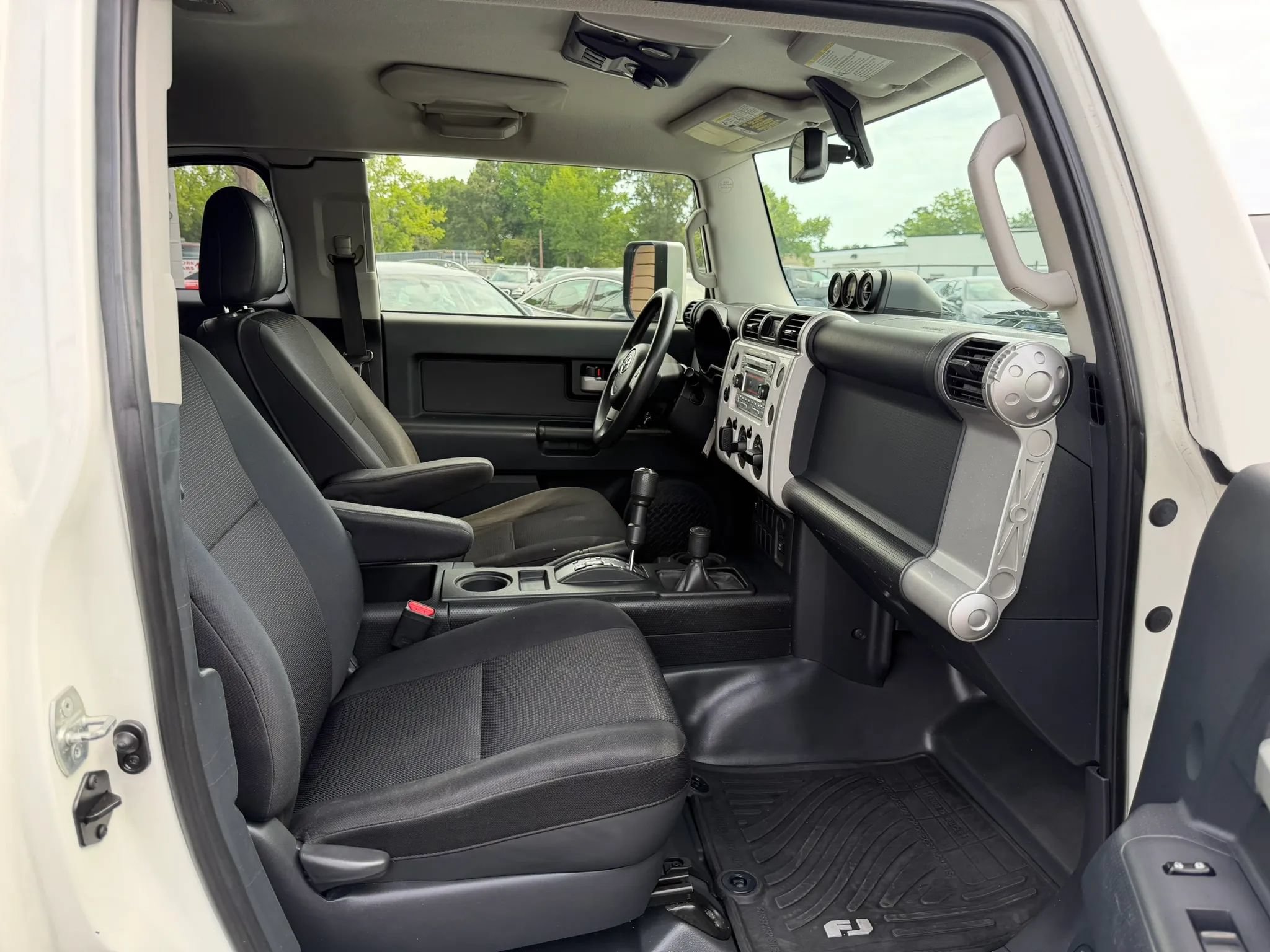 Used 2014 Toyota FJ Cruiser 4WD w/ Convenience Package image 23