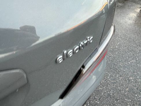 Used 2023 Hyundai Kona SE image 19