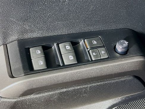 Certified 2023 Toyota Tacoma TRD Off-Road AWD/4WD image 17