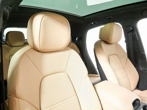 New 2026 Porsche Cayenne GTS AWD/4WD image 25