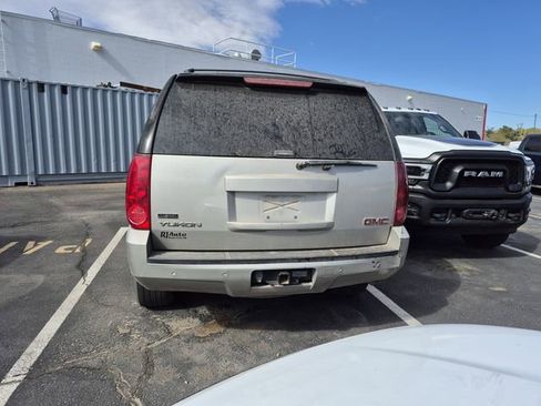 Used 2008 GMC Yukon SLT w/ SLT Preferred Equipment Group image 9