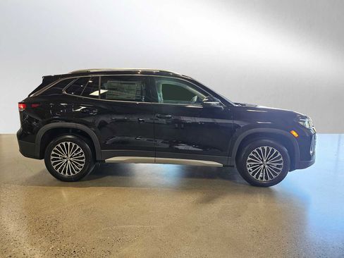 New 2025 Volkswagen Tiguan S image 2