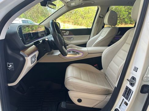 Used 2022 Mercedes-Benz GLS 450 4MATIC image 9