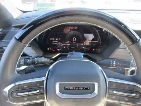New 2026 GMC Acadia Denali Ultimate AWD/4WD image 18