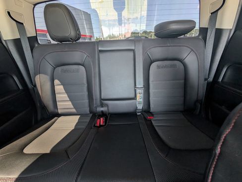 Used 2015 GMC Canyon SLE w/ All-Terrain Package AWD/4WD image 25