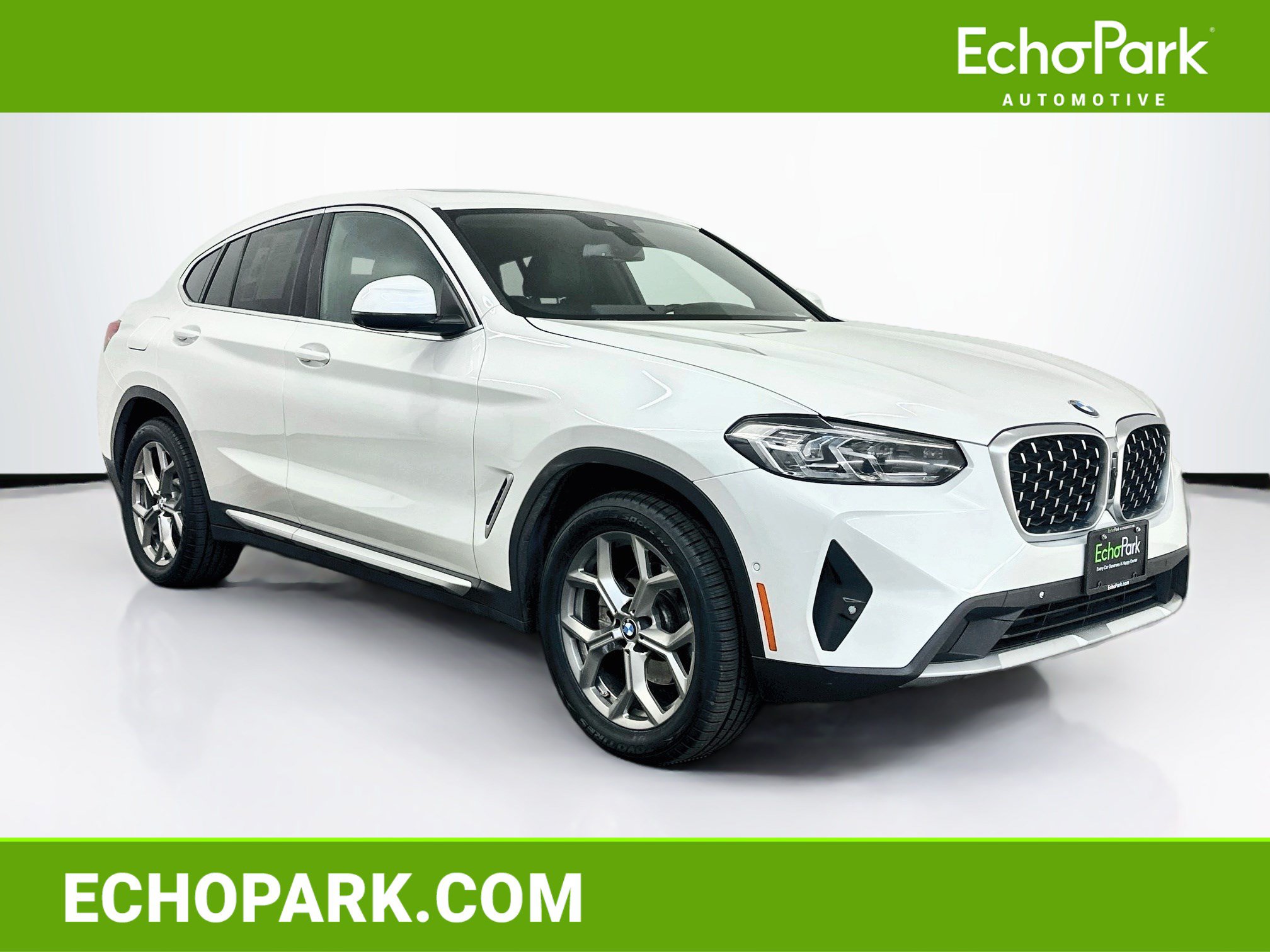 Used 2024 BMW X4 xDrive30i AWD/4WD image 1