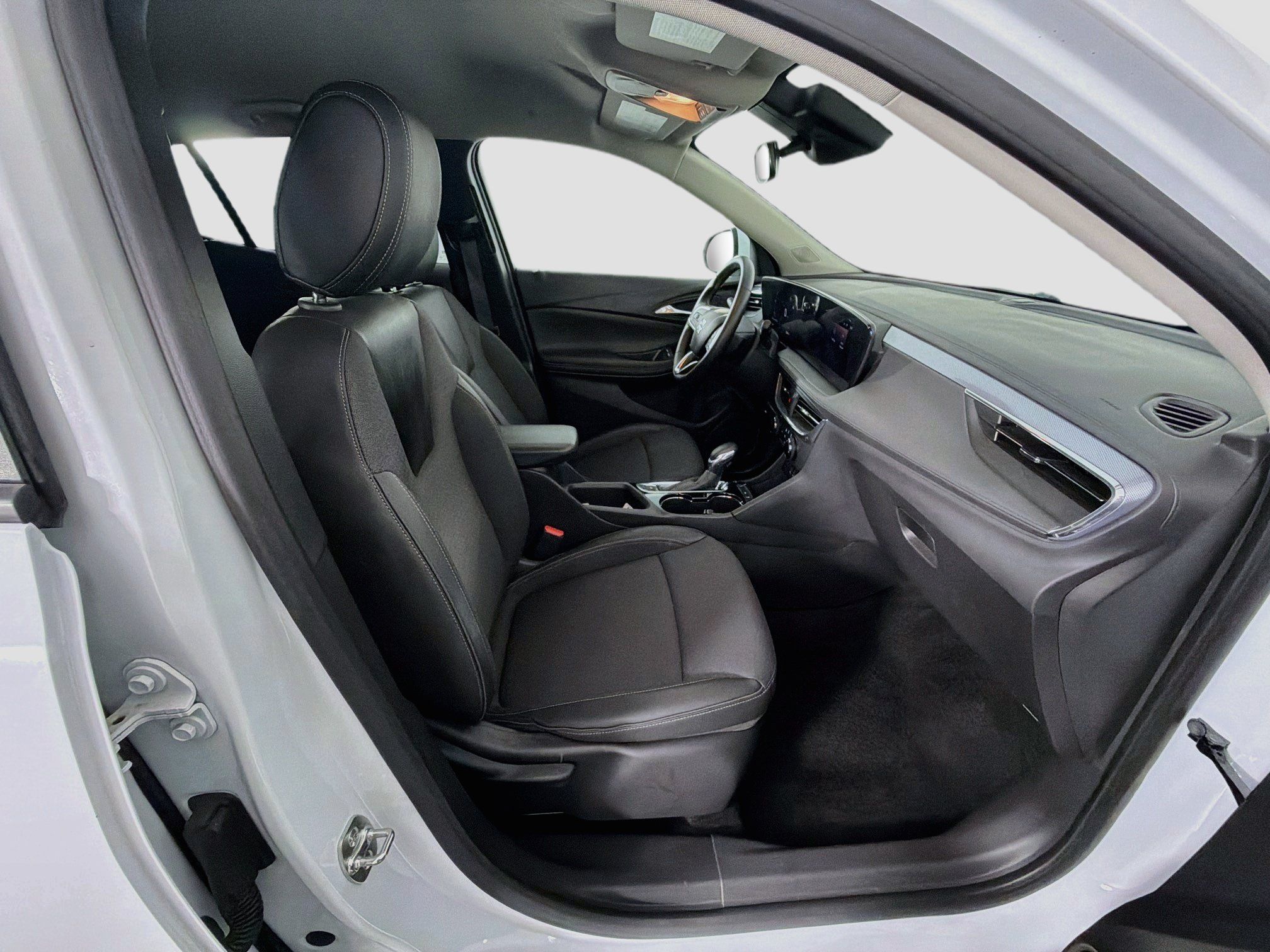 Used 2025 Buick Encore GX Preferred FWD image 32