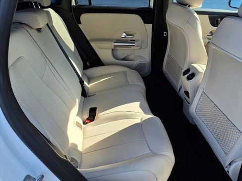 Used 2025 Mercedes-Benz GLA 250 4MATIC image 20