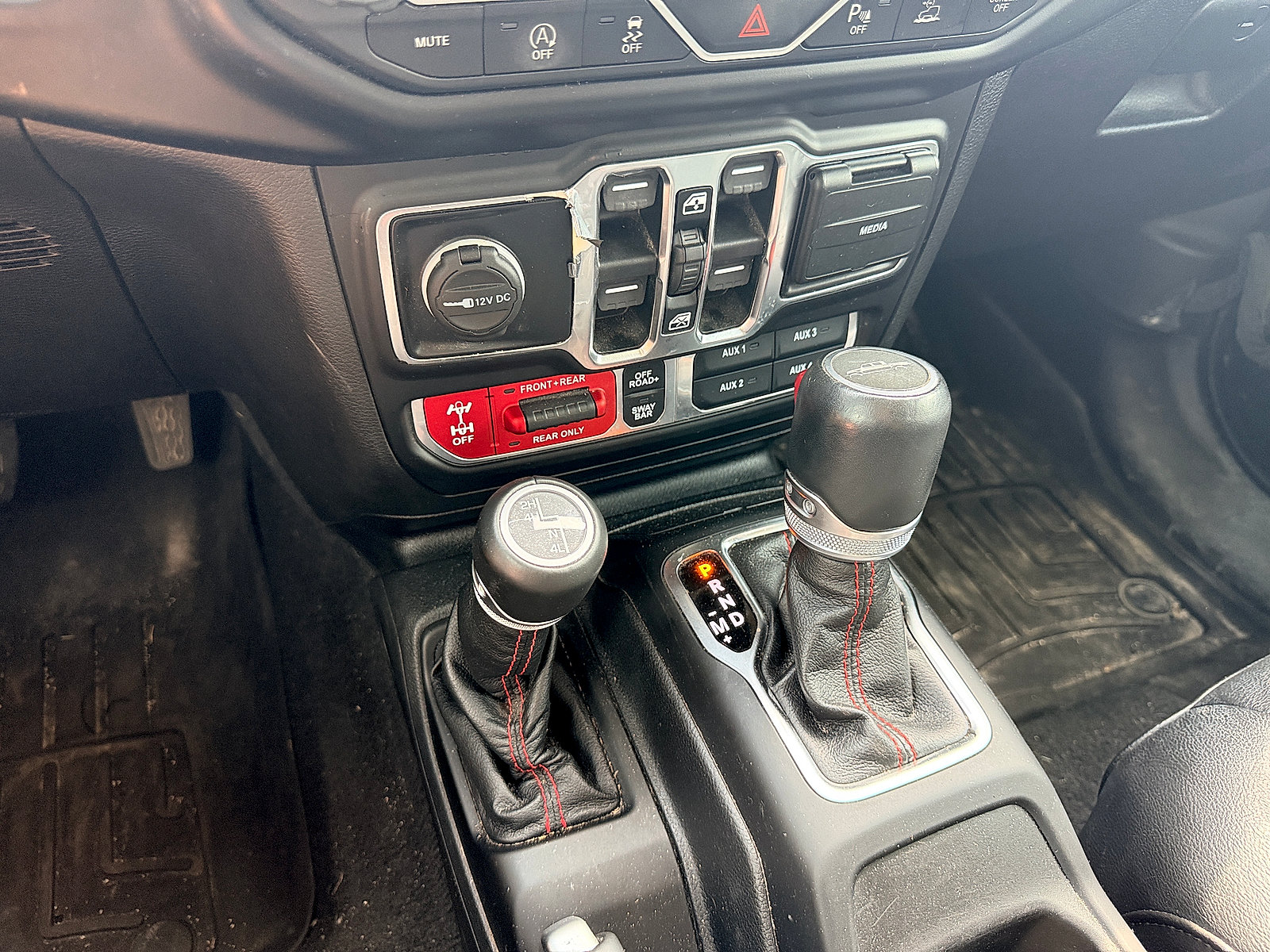 Used 2021 Jeep Gladiator Rubicon AWD/4WD image 25