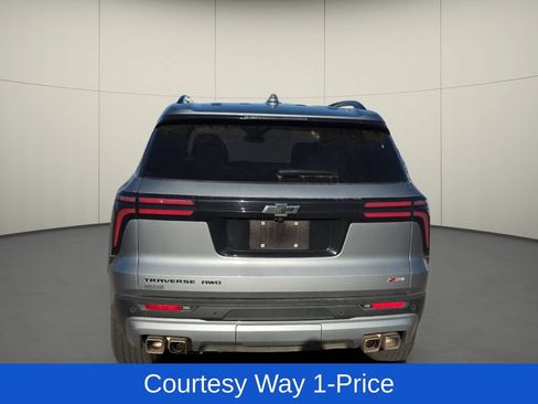 Used 2024 Chevrolet Traverse Z71 w/ Enhanced Driving Package AWD/4WD image 6