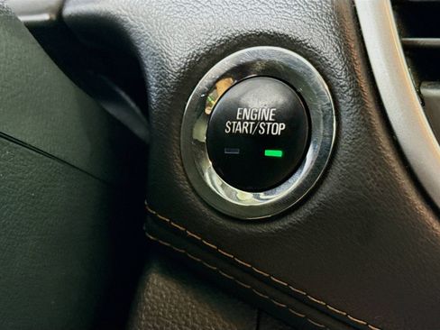 Used 2020 Chevrolet Trax LT w/ LT Convenience Package image 21