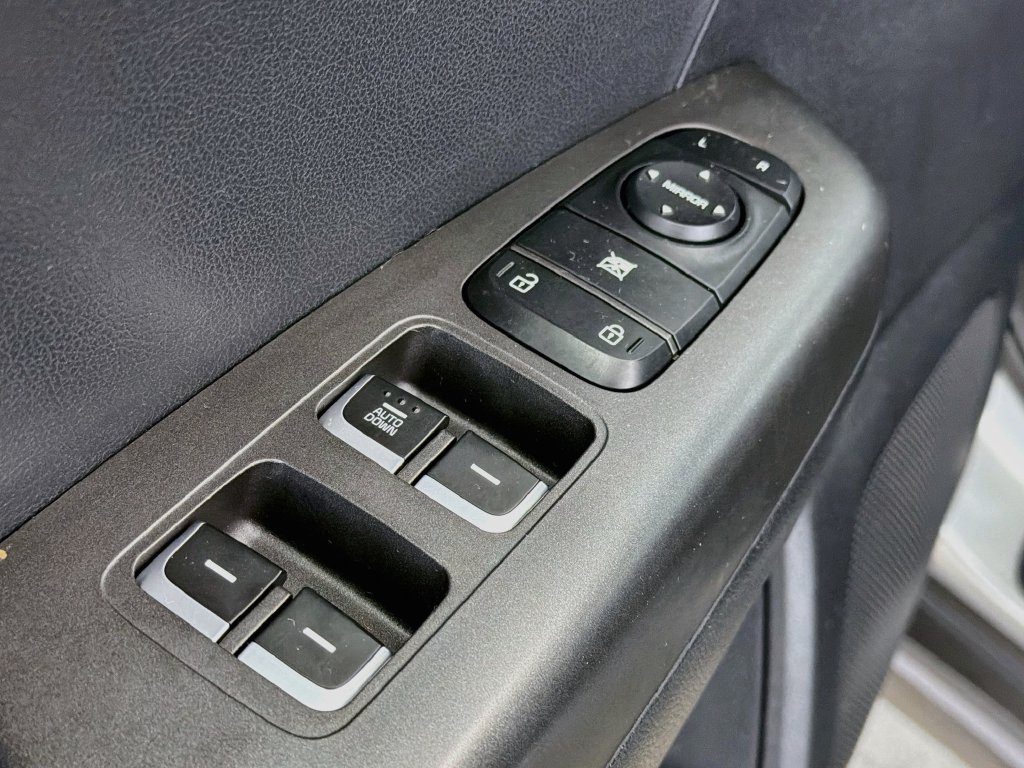 Used 2020 Kia Sportage LX FWD image 18