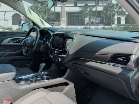 Used 2020 Chevrolet Traverse LT FWD image 28