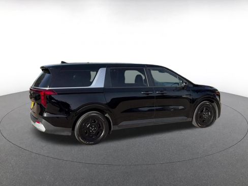 Used 2026 Kia Carnival FWD image 15