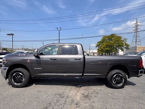 Used 2025 RAM 3500 Laramie AWD/4WD image 4