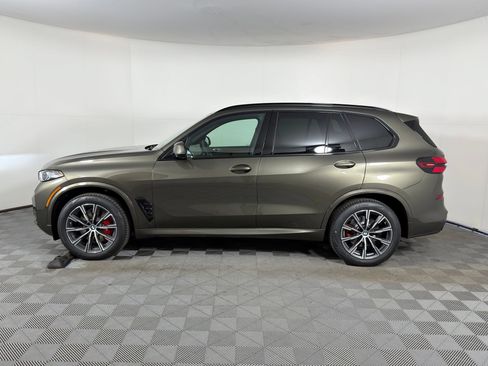 Used 2026 BMW X5 sDrive40i w/ M Sport Package RWD image 2