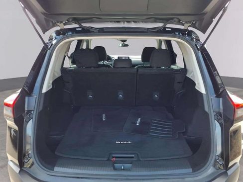 Used 2023 Nissan Rogue S FWD image 9