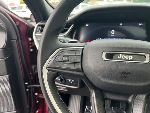 Used 2024 Jeep Grand Cherokee Laredo X AWD/4WD image 20