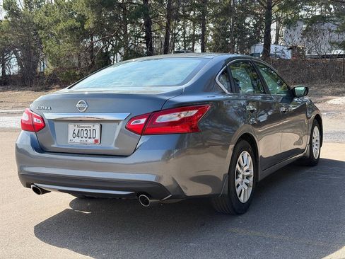 Used 2016 Nissan Altima 2.5 S w/ Power Driver Seat Package image 5