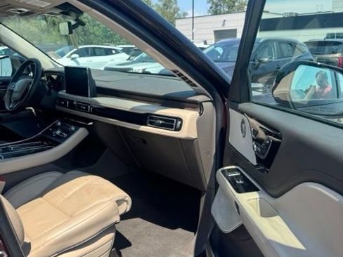 Used 2023 Lincoln Aviator Reserve w/ Equipment Group 201A RWD image 19