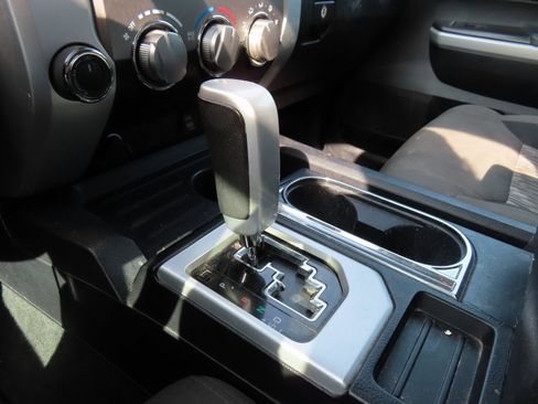 Used 2018 Toyota Tundra SR5 image 23