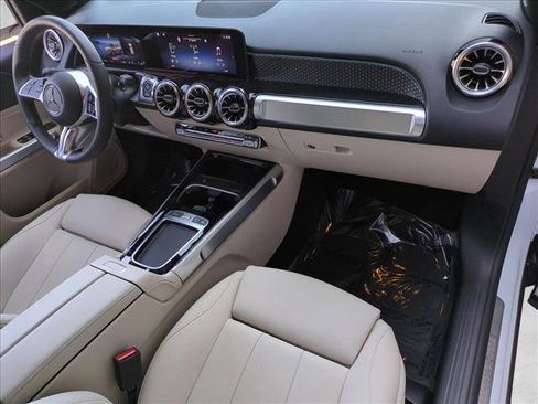 Certified 2025 Mercedes-Benz GLB 250 image 21