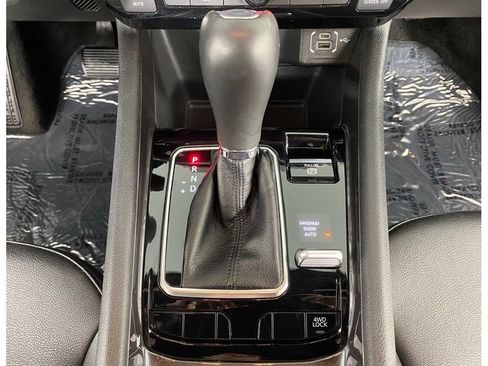 Used 2024 Jeep Compass Latitude image 9