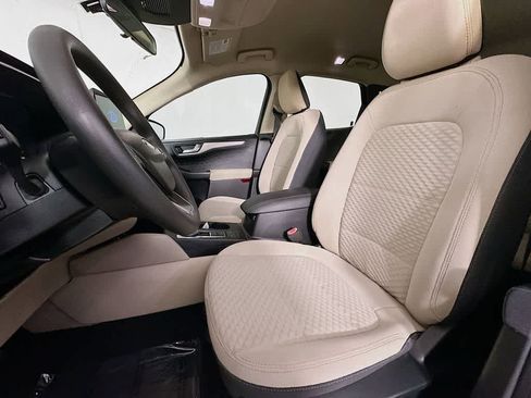 Certified 2020 Ford Escape SE image 12