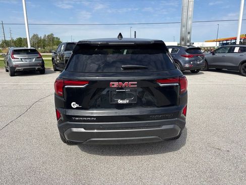 Used 2026 GMC Terrain Elevation FWD image 2