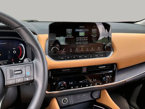 Used 2023 Nissan Rogue Platinum FWD image 7