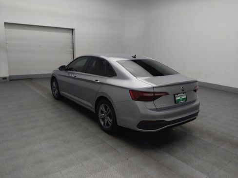 Used 2024 Volkswagen Jetta SE image 5