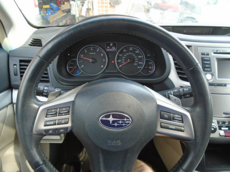 Used 2014 Subaru Outback 2.5i Premium w/ Moonroof Package AWD/4WD image 14