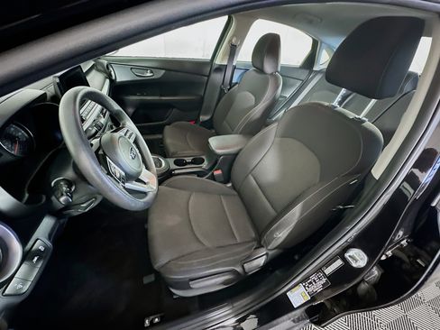 Used 2020 Kia Forte LXS image 13