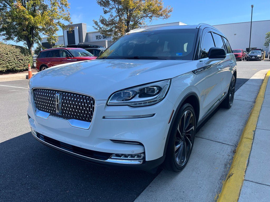 Certified 2024 Lincoln Aviator Reserve w/ Equipment Group 201A AWD/4WD image 3
