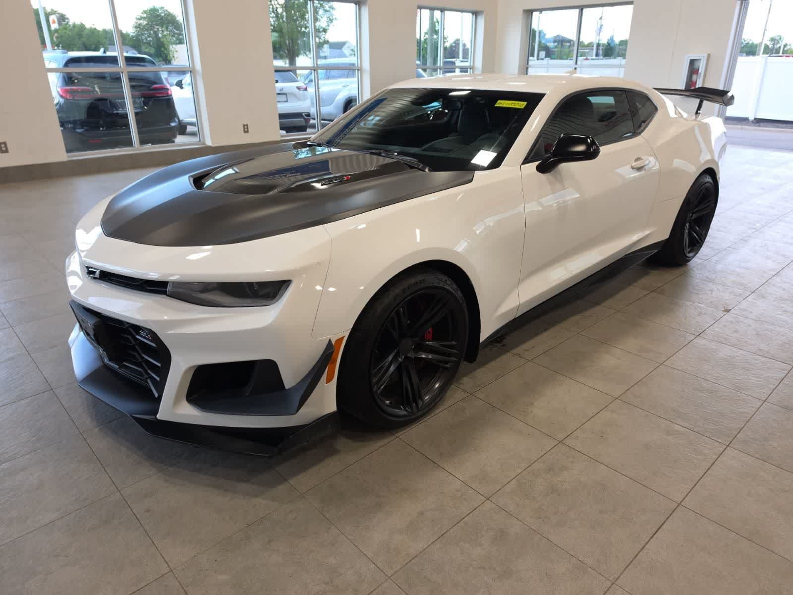Used 2020 Chevrolet Camaro ZL1 RWD image 1