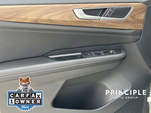 Certified 2025 Volkswagen Atlas SE AWD/4WD image 12
