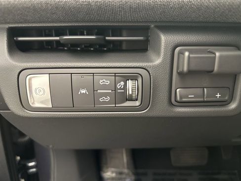 Used 2026 GMC Sierra EV Elevation AWD/4WD image 22