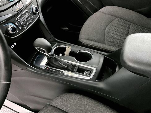 Used 2024 Chevrolet Equinox LT w/ LPO, Floor Liner Package image 18