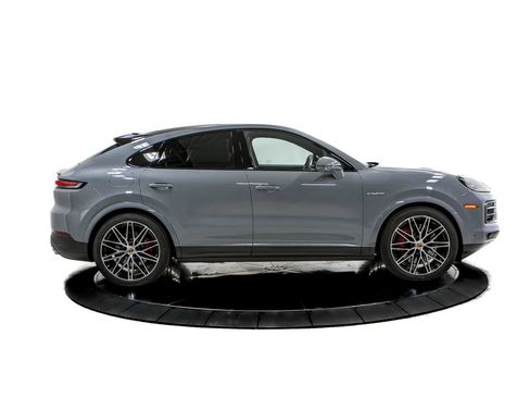 Certified 2025 Porsche Cayenne S AWD/4WD image 8
