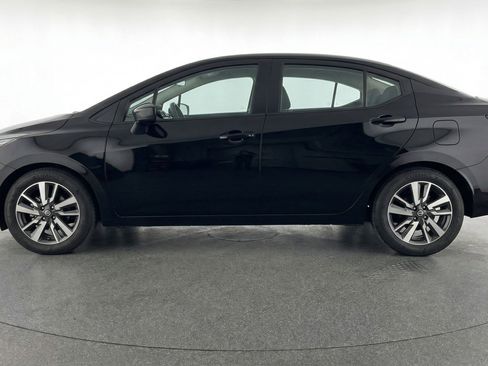 Used 2025 Nissan Versa SV FWD image 5