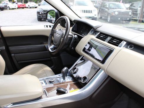 Used 2018 Land Rover Range Rover Sport HSE AWD/4WD image 12