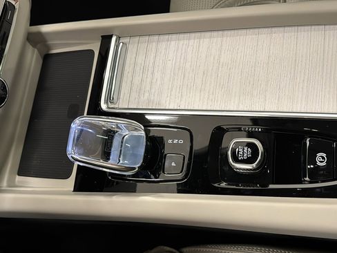 New 2026 Volvo XC60 B5 Ultra w/ Protection Package Premier AWD/4WD image 19