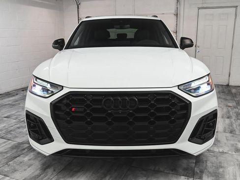 Used 2025 Audi SQ5 Premium Plus w/ Premium Plus Package image 2