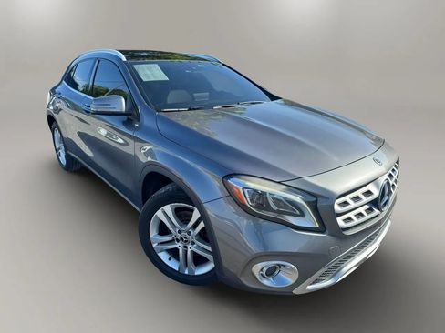 Used 2018 Mercedes-Benz GLA 250 w/ Premium Package image 2