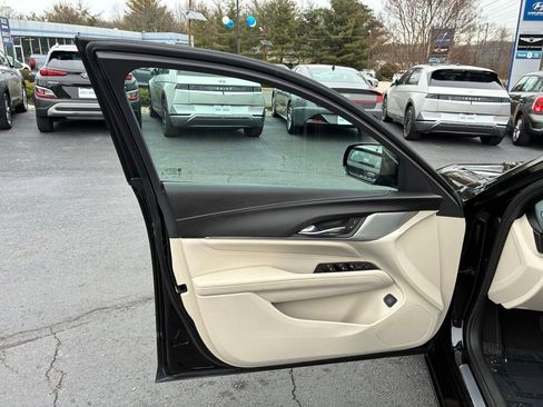 Used 2022 Cadillac CT4 Luxury w/ Sun And Sound Package image 42